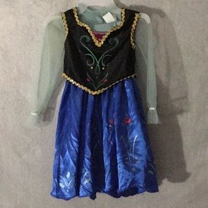 🦄Girl Halloween Costume, comes w/a Disney Movie🦄